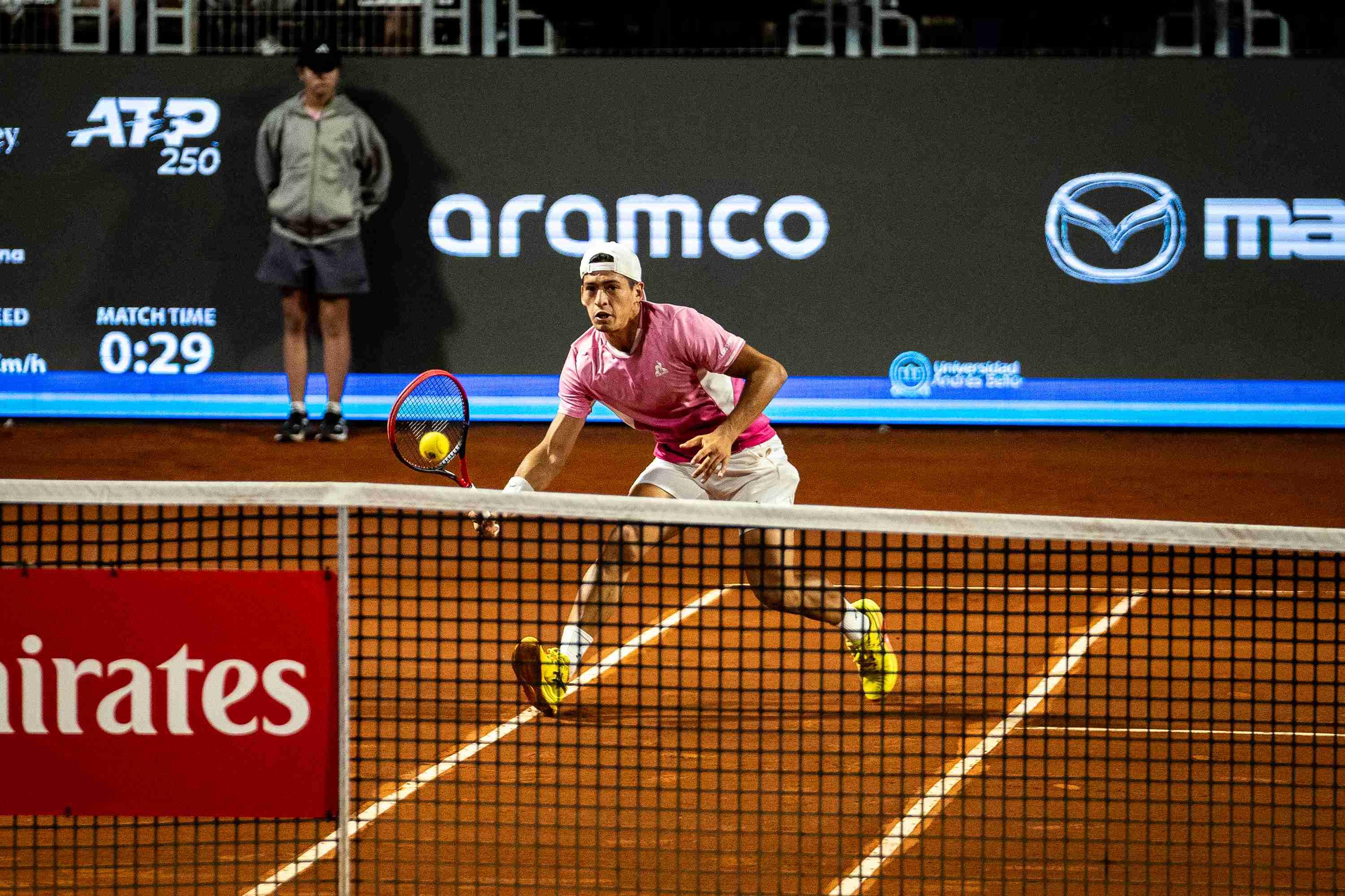 Tres argentinos y un serbio clasifican a las semifinales en una maratónica jornada